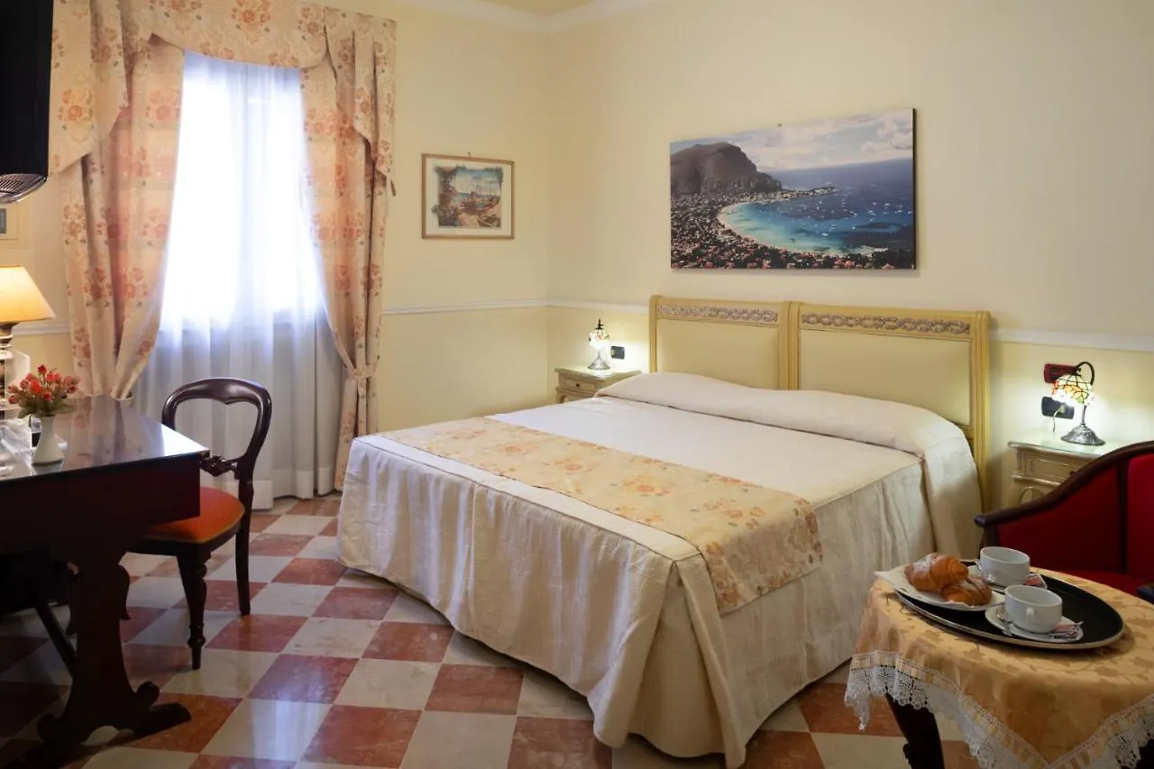 ***  Hotel Trinacria Palermo Itália
